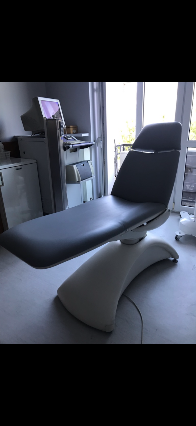 Sprzedam fotel zabiegowy elektryczny na pilota